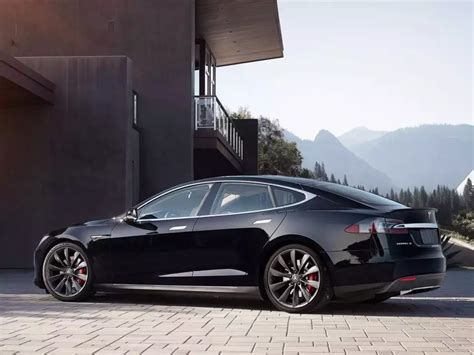 The Tesla Model S might soon get a bunch of new features | Business ...