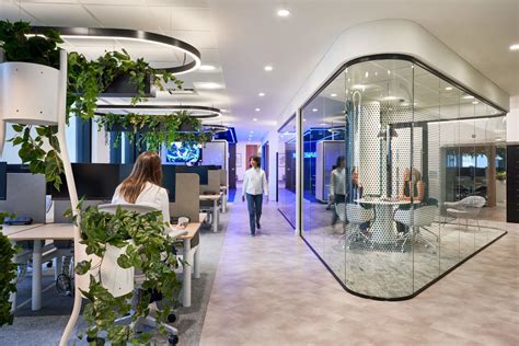 Capital.com Office, London - Bank/Financial/Investments Interior Design on Love That Design