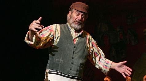 ‘Fiddler on the Roof’ Turns 50 With an All-Star Celebration – The Forward