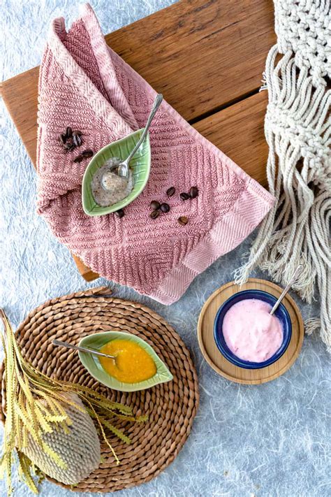 10 DIY Coconut Oil Face Mask Recipes for Every Skin Issue | Hello Glow