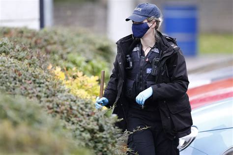 Police search for clues following a fatal stabbing in Crawley - SussexLive