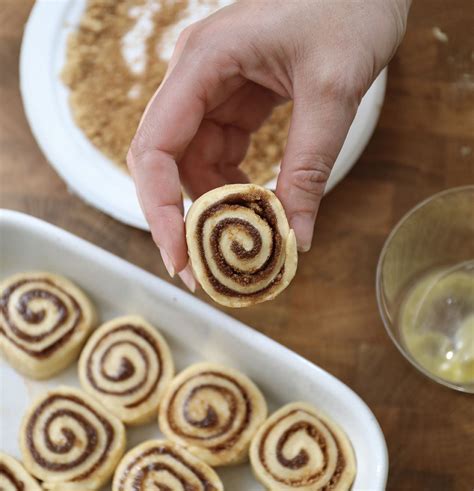 Easy, Mini Cinnamon Roll Recipe - Chinet®