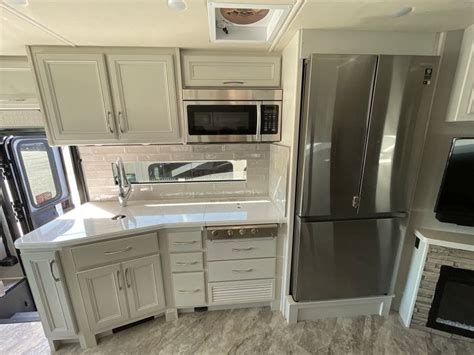 2022 FLEETWOOD BOUNDER 33C - Good Sam RV Rentals