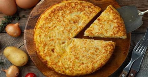 Receta de tortilla de patatas con cebolla