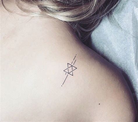 30 Minimalist Geometric Tattoos by Laura Martinez | Page 2 of 3 ...