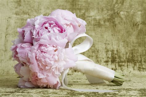 The 12 Best Spring Wedding Flowers in Season