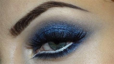 Blue smokey eyes - YouTube