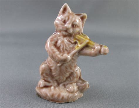 Red Rose Tea Figurine Cat and the Fiddle by JacobsTradingVintage