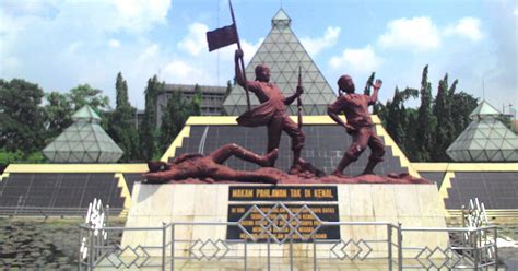 Tugu Pahlawan Surabaya: Sejarah, Lokasi & Harga Tiket Masuk 2024