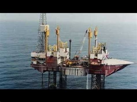 Gas leak at Bombay High oil rig, workers evacuated - YouTube