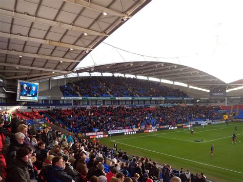 stadien: Bolton Reebok Stadium (Bolton Wan.-York City) 8.1.2011