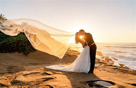 Beach Wedding Photoshoot: Cherish Your Romance in Sunset