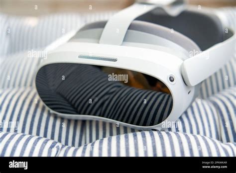 A high-tech VR virtual reality head-mounted display Stock Photo - Alamy