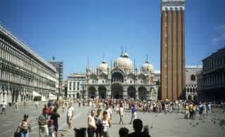 File:Venice - Piazza San Marco.jpg - Wikipedia