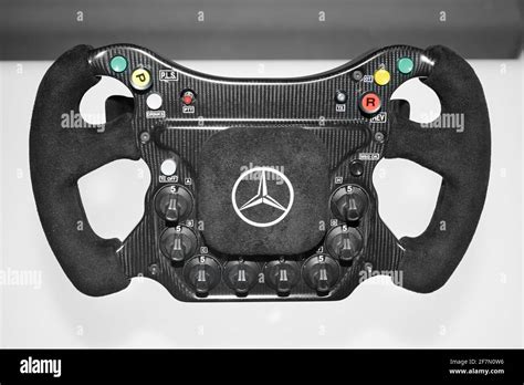 Formula 1 2004 steering wheel mclaren mercedes hi-res stock photography ...