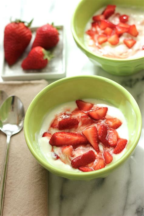 Greek Yogurt with Strawberries - Green Valley Kitchen