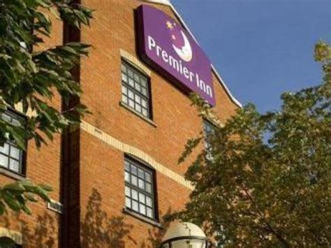 Premier Inn Manchester - Salford Quays Hotel - Deals, Photos & Reviews