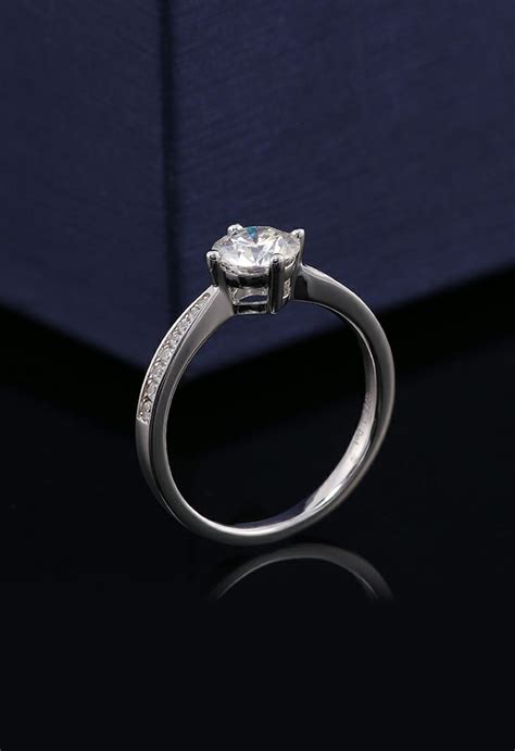 Exceptional Moissanite Diamond Ring - Retro, Indie and Unique Fashion