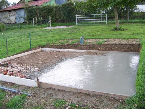 Comment faire une dalle en béton pour un abri de jardin?