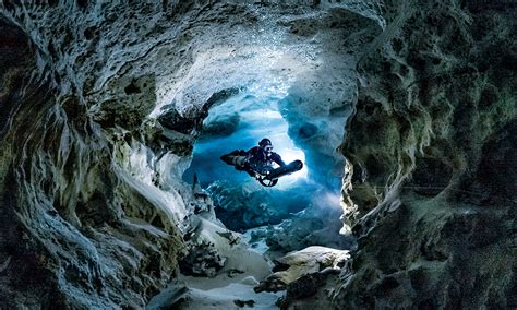 Underwater Cave Photography - Divers Alert Network