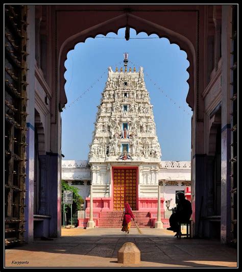 Brahma Temple, Pushkar | Timings, Photos & Legend