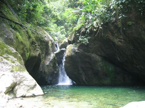 Pico Bonito Waterfalls - La Villa de Soledad B&B