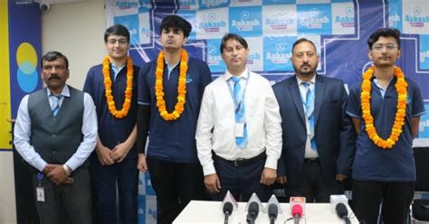 Celebrating Excellence: Aakash BYJU'S Honors Top Performers from Jammu in NEET UG 2023