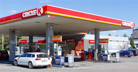 Couche-Tard to Divest 1,250 Stores to Acquire Speedway: Report