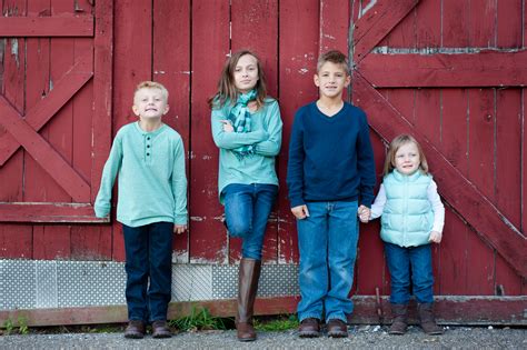 kids-portrait-barn – Baltimore Portrait Photography