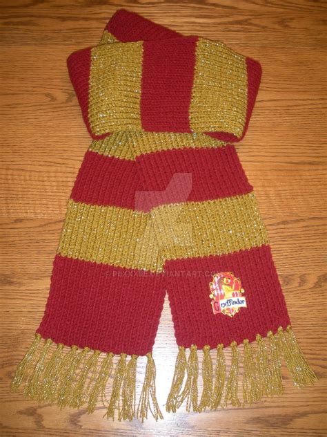 Gryffindor Scarf by PiixXxiiE on DeviantArt