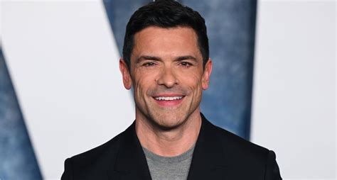 Mark Consuelos Posts New Shirtless Silhouette Snap - PureWow