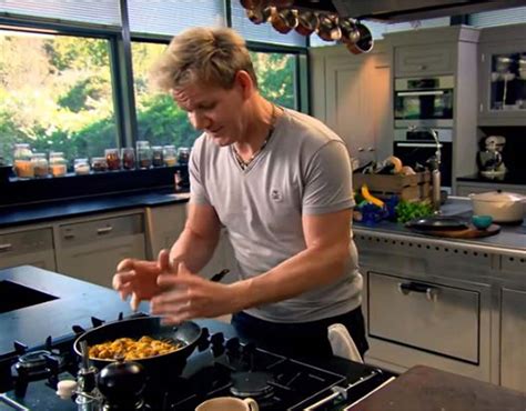 What Cookware Does Gordon Ramsay Use? (2021)