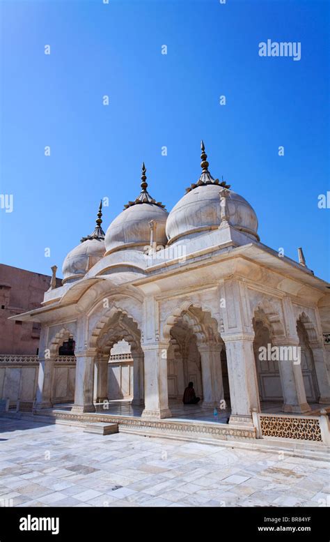 The pearl mosque inside Agra Fort, Agra, Uttar Pradesh, India Stock Photo - Alamy