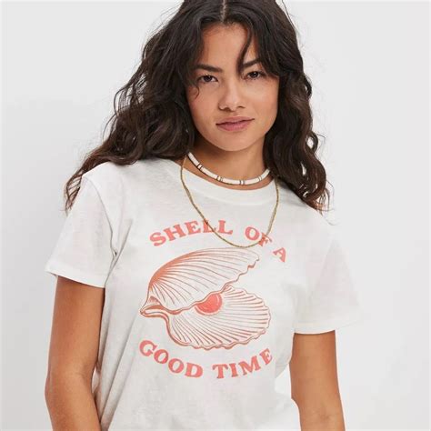 13 Must-Have Graphic Tees for a Cool Summer! - Brit + Co