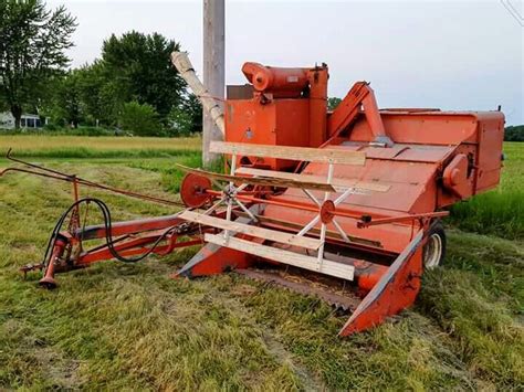 Allis-Chalmers 72 All-Crop Pull-Type Combine | Old farm equipment, Vintage tractors, Vintage farm