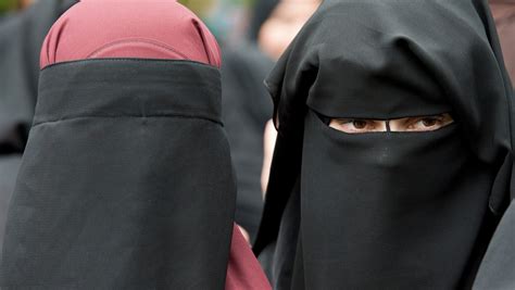 Austria burqa ban: Police raid toy store over Lego Ninja