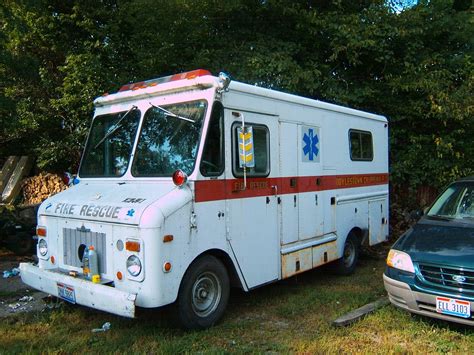 Old ambulance restoration - Equiqment and Apparatus - EMT City