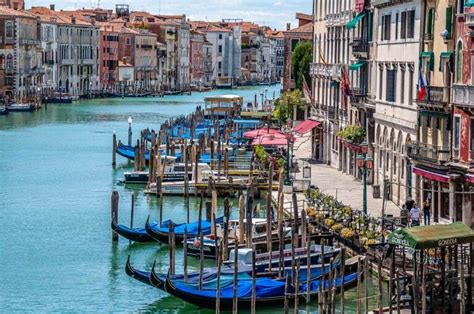 Rialto Bridge: 15 Facts About the Oldest Bridge on the Grand Canal