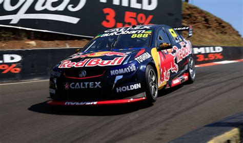 Craig Lowndes takes his sixth win at the 2015 Bathurst 1000 ...