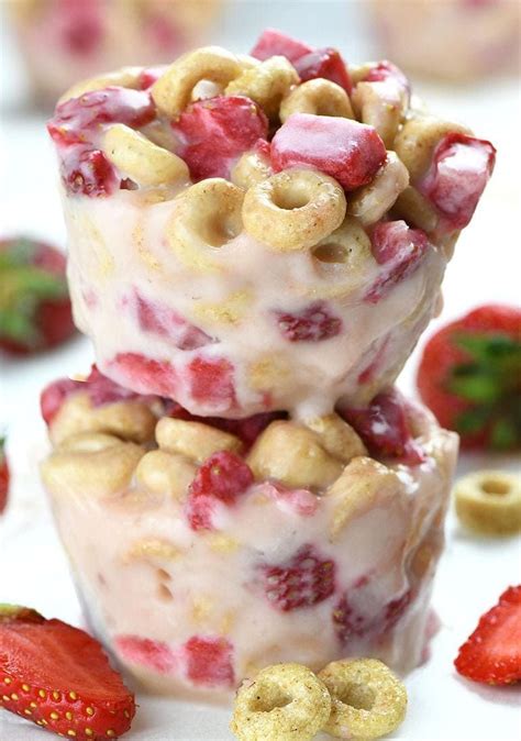 White Chocolate Strawberry Cheerios Cups | Recipe | White chocolate strawberries, Dessert ...