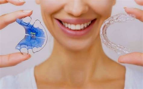 Wire Retainers Vs Clear Retainers - Which One Should You Go For?