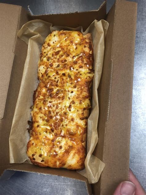 The prettiest cheesy bread you ever did see. : r/Dominos