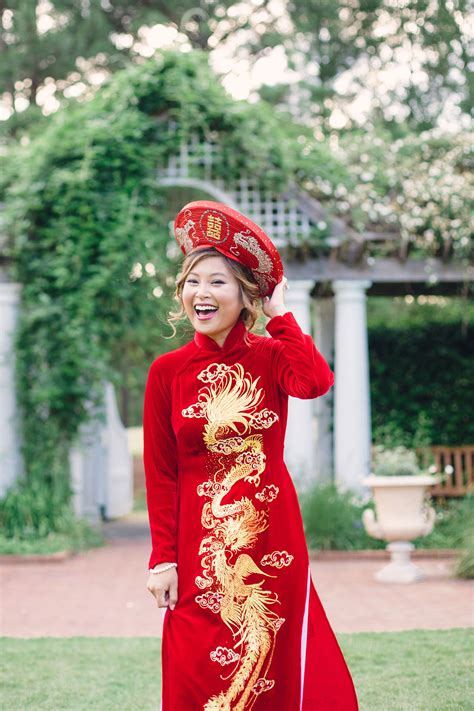 Traditional Vietnamese Bridal Attire