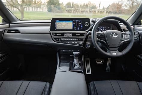 Interior design and technology – Lexus ES - Just Auto