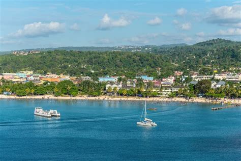 The Ocho Rios Bay Beach at Tropical Island of Ocho Rios, Jamaica ...