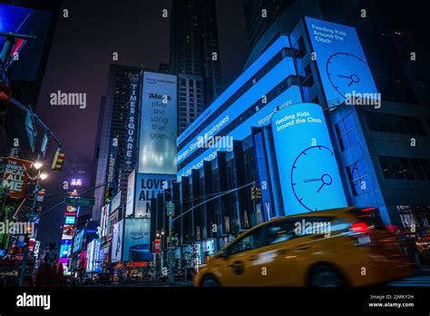 Night view of the New York Times Square (TimesSquare Stock Photo - Alamy