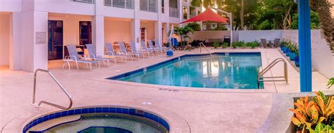 Naples, FL Hotels Near Beach and Downtown | Courtyard Naples