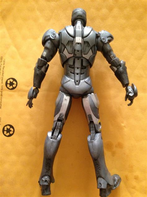 GEEKISH PURSUITS: REVIEW: Hasbro Iron Man Mark II