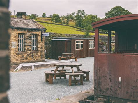 Oakworth Station - Keighley & Worth Valley Railway