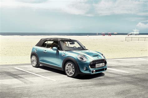 MINI Cooper S Convertible. Caribbean Aqua metallic. (10/2015)